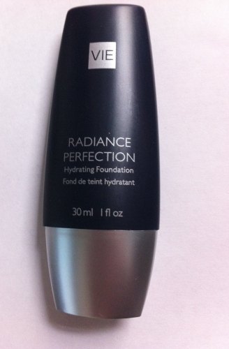 Vie Radiance Perfection Hydrating Foundation - Ivory