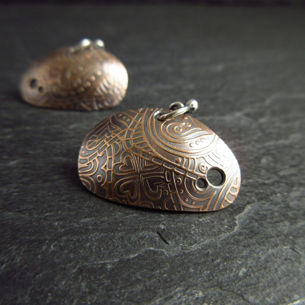 Curved Pebble Shape Bronze Earrings with Pattern and Hole Decoration