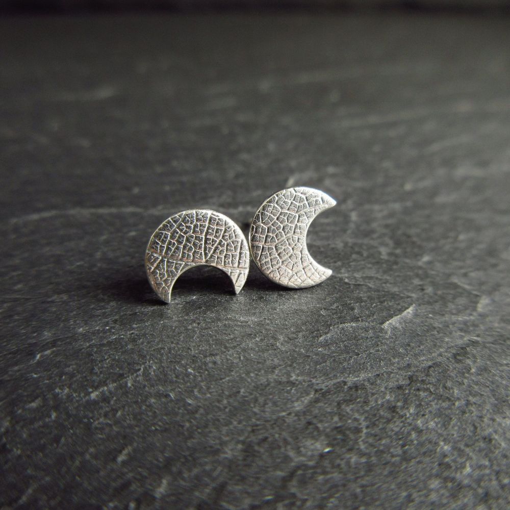 Sterling Silver Crescent Moon Stud Earrings with Embossed Leaf Vein Pattern