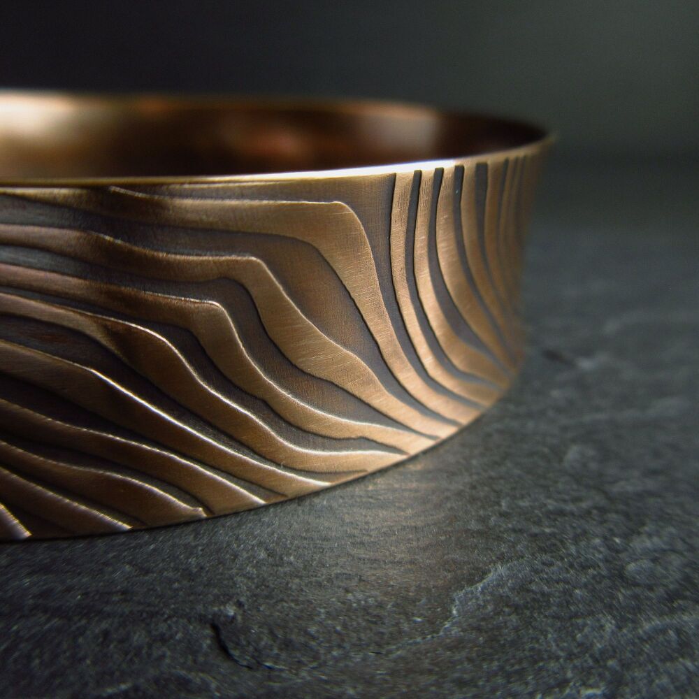 Real Bronze Curved Bangle with Ripple Line Pattern