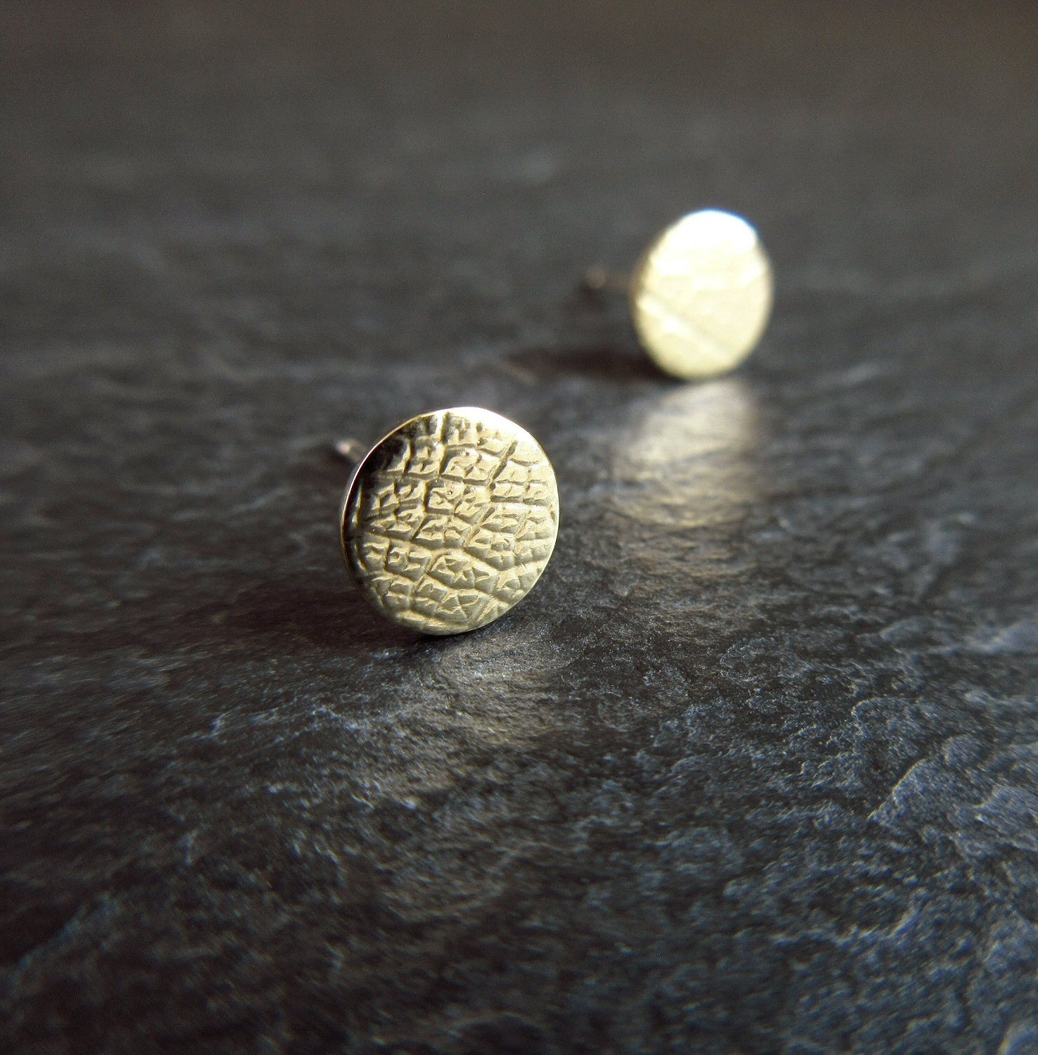 9ct gold stud earrings