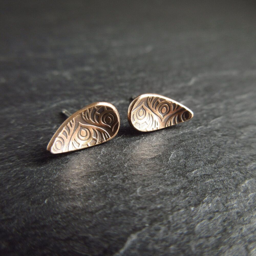 Bronze Teardrop Stud Earrings with Modern Pattern