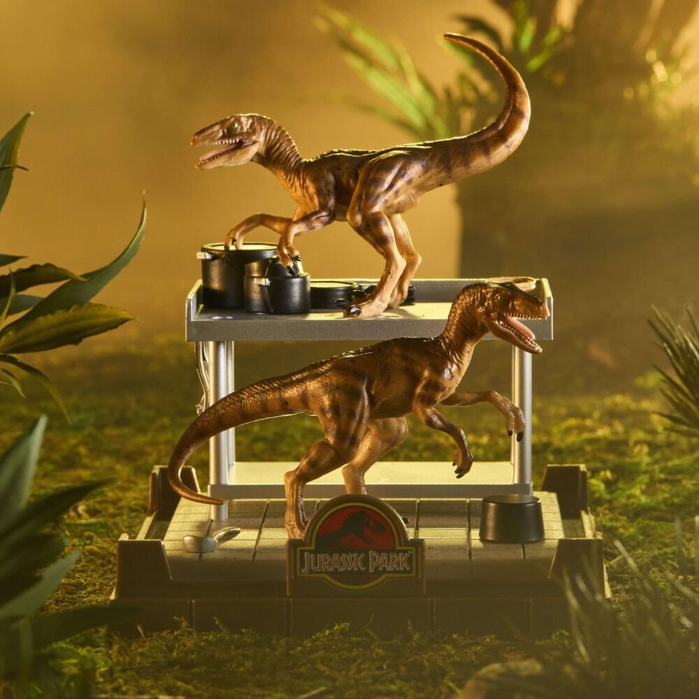 Jurassic Park Diorama (Velociraptors in the Kitchen)