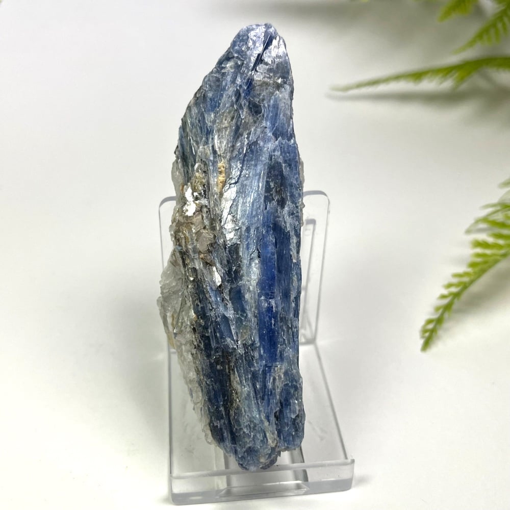 Neon-blue Kyanite (Brazil)
