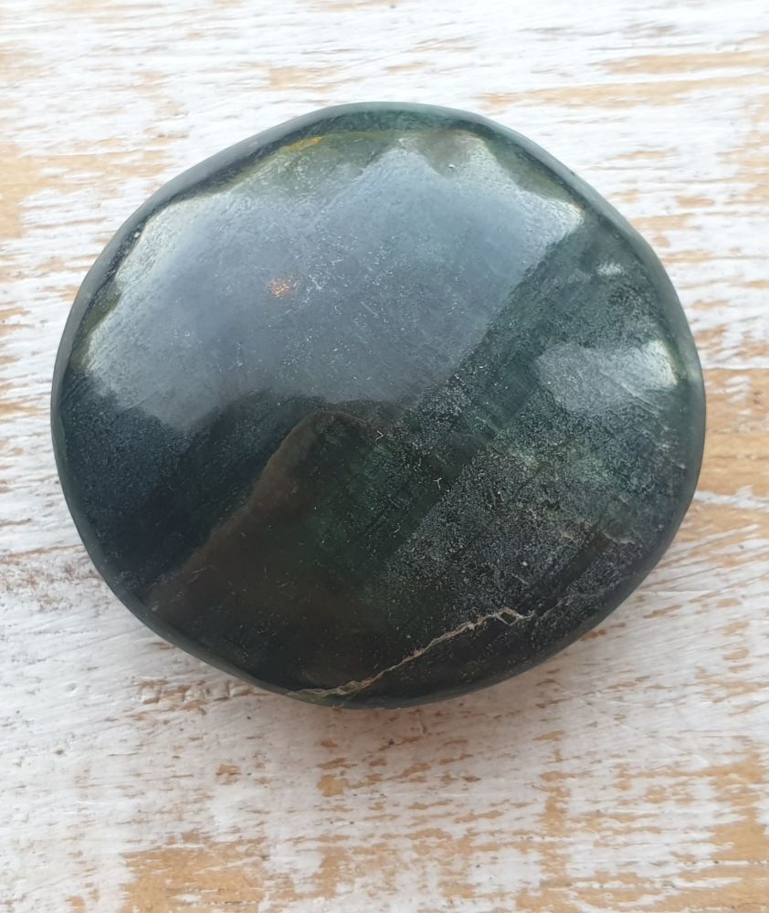 Nephrite Jade Galet/Palmstone