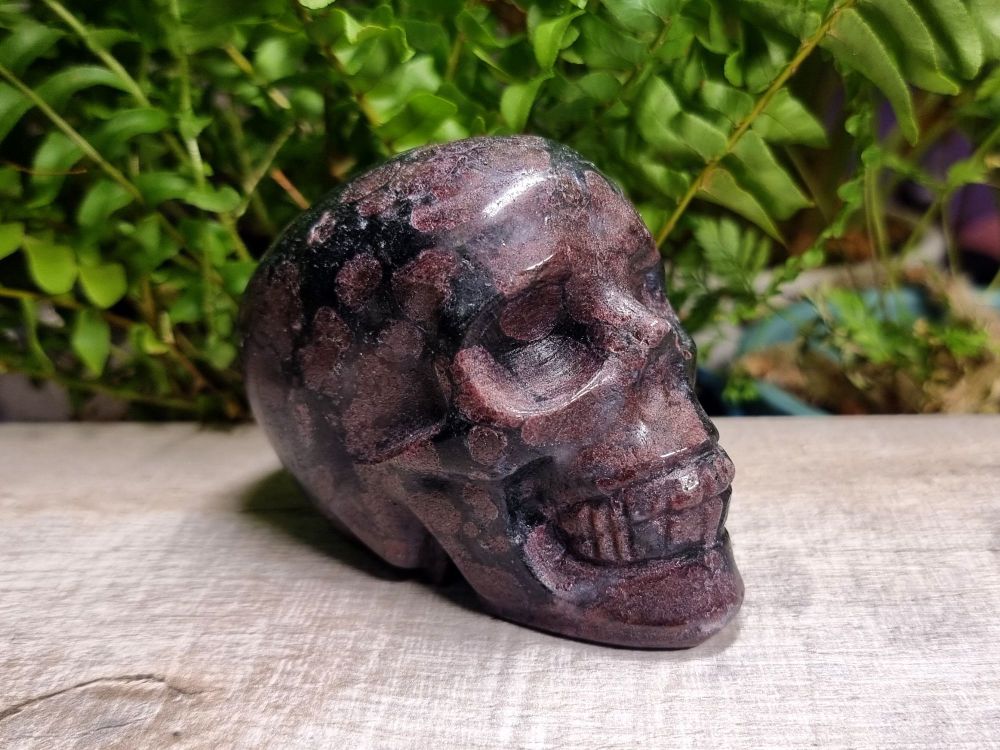 Garnet Skull
