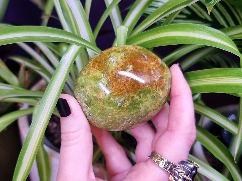 Kiwi Opal Galet - Inner Peace and Serenity