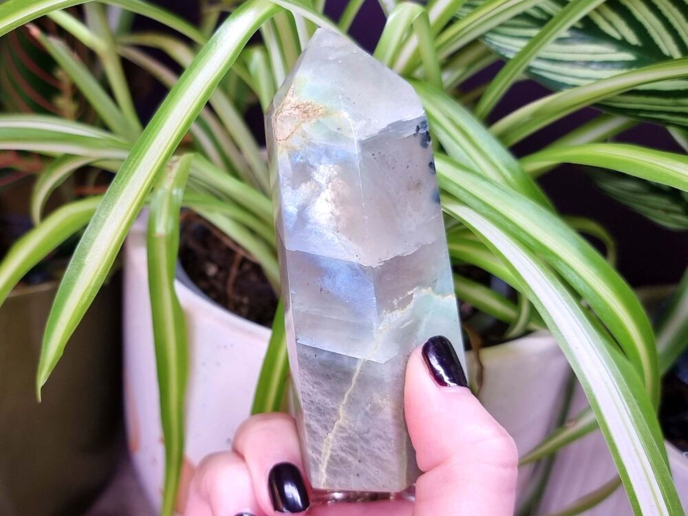 Green Moonstone Generator - Connect with the Divine Feminine - MISFIT