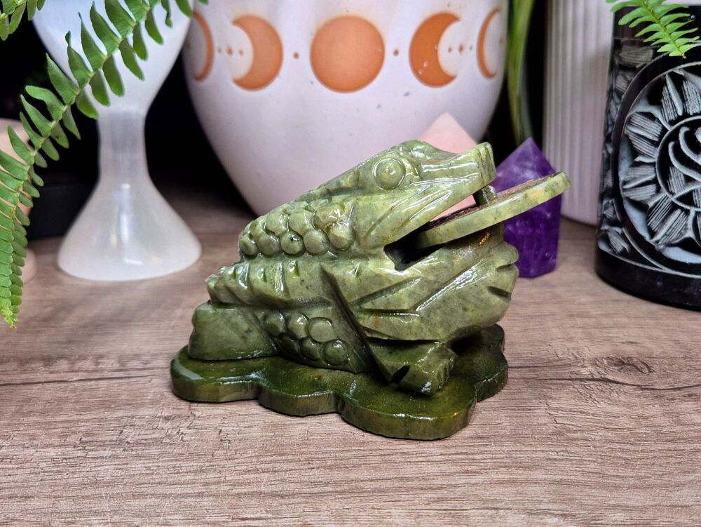 Jade Money Frog/Three Leg Toad (1) - Abundance, Luck, and Good Health