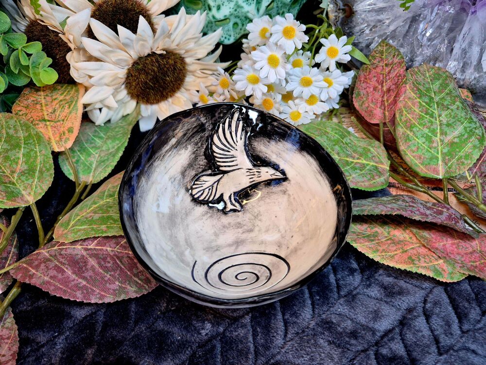 Raven Altar/Offering Bowl