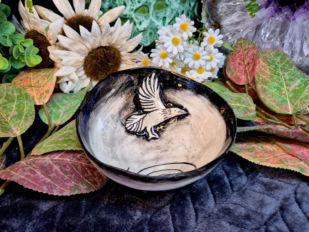 Raven Altar/Offering Bowl