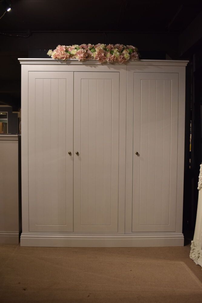 Clearance: New Hampshire 3 Door Wardrobe