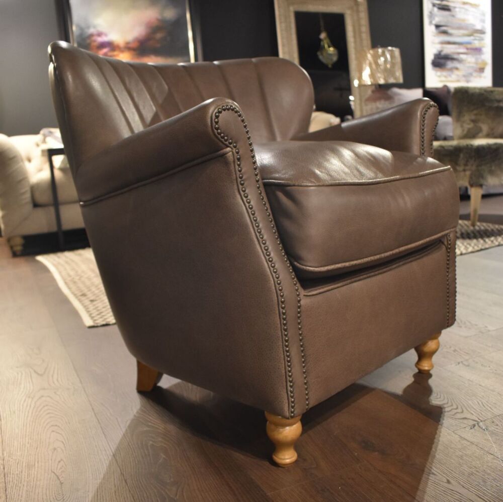 Clearance: Sercie Accent chair In chocolate Leather