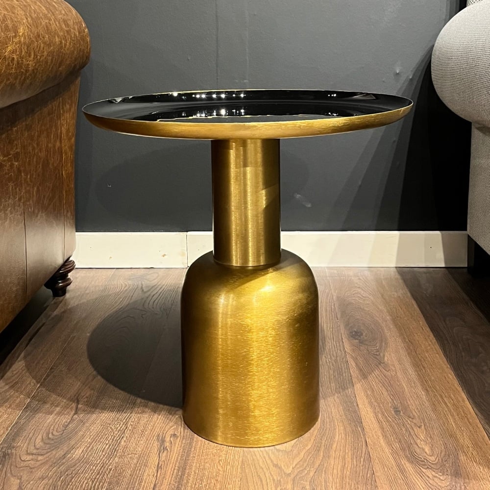 Clearance: Richmond Interiors Xara End Table