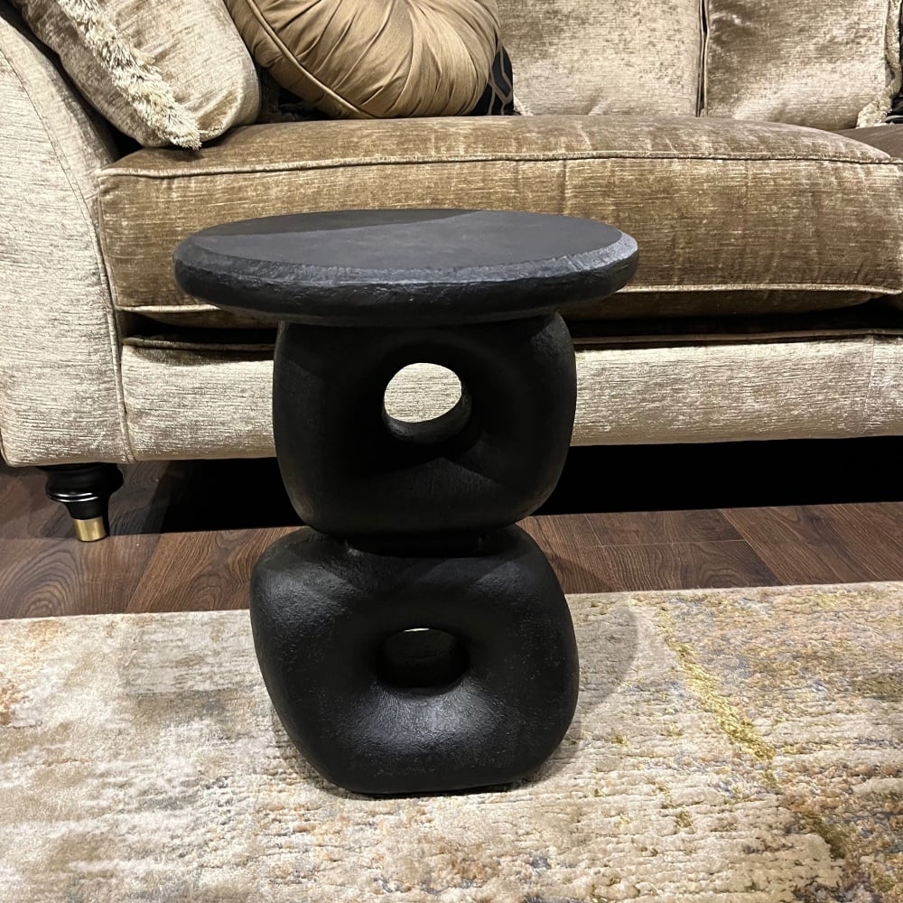 Clearance: Richmond Interiors Everlee End Table