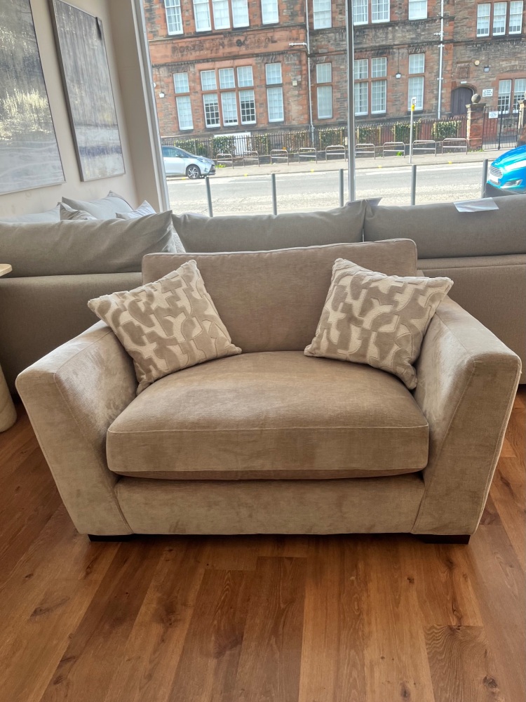 Clearance: Oscar Cuddler Chair