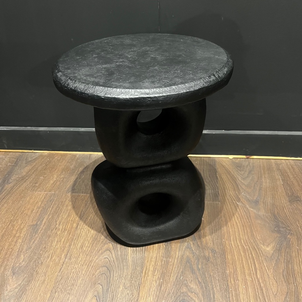 Clearance: Richmond Interiors Everlee End Table
