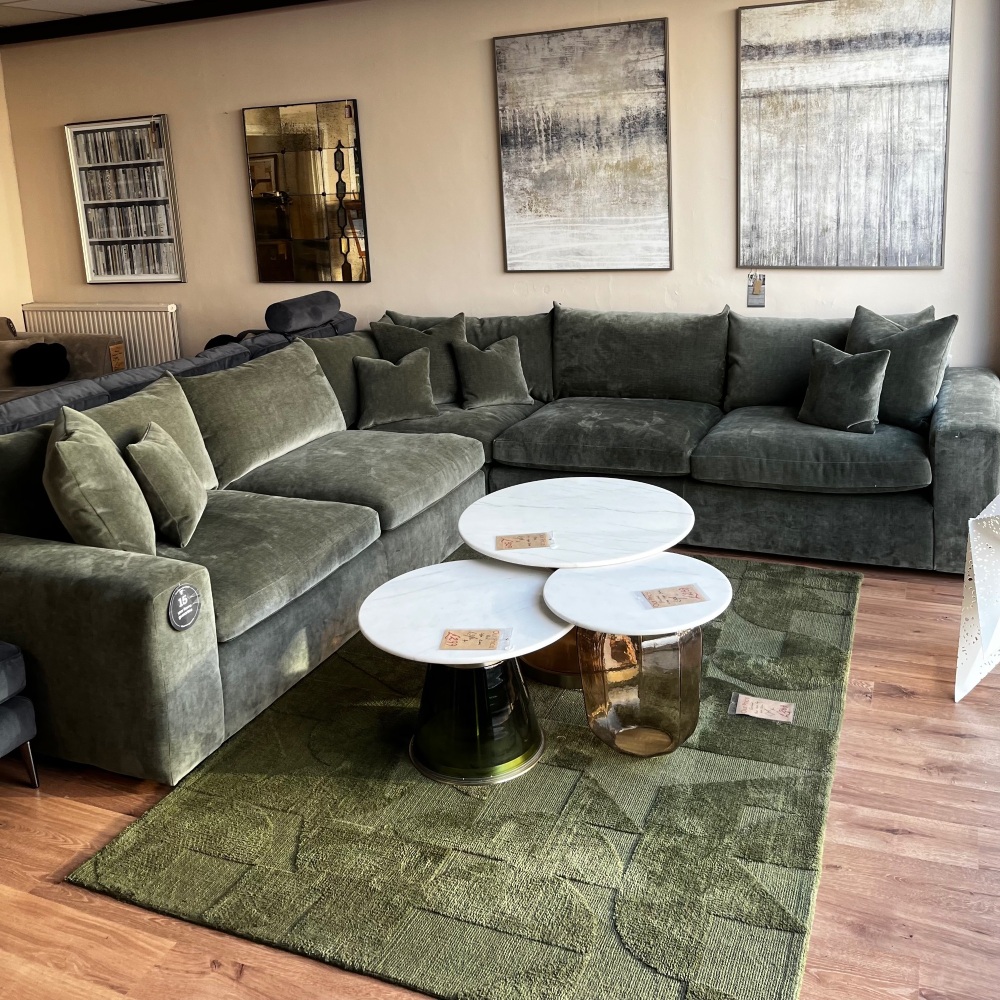 Clearance: Accra Large Corner Group