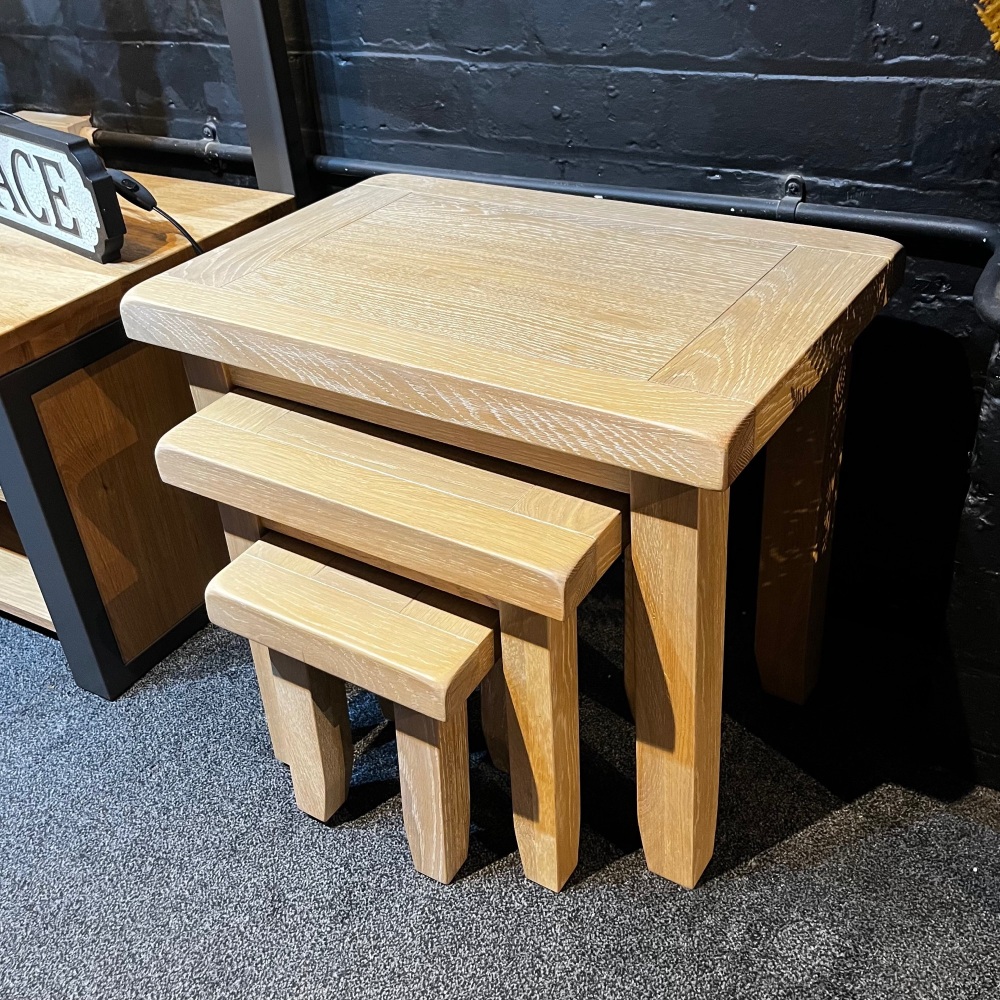 Clearance: Winchester Oak Nest Of Tables