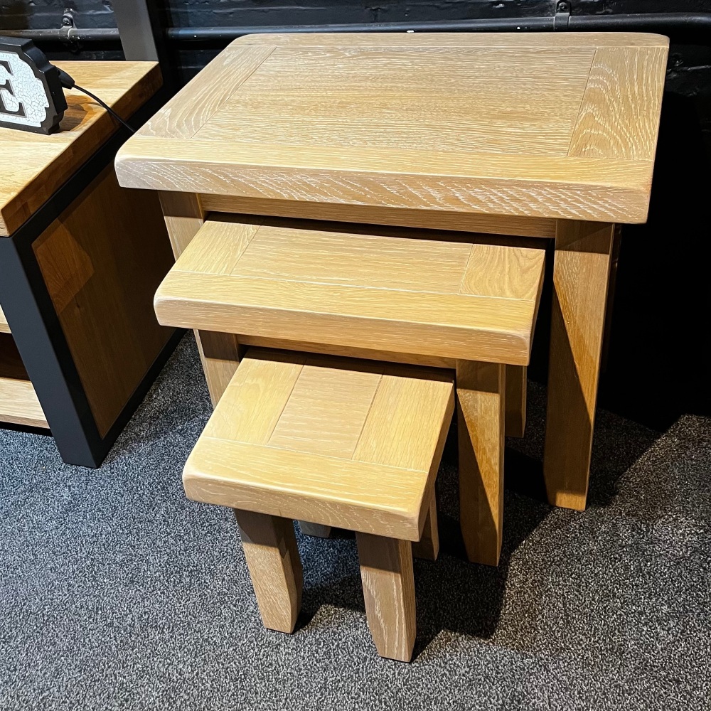 Clearance: Winchester Oak Nest Of Tables