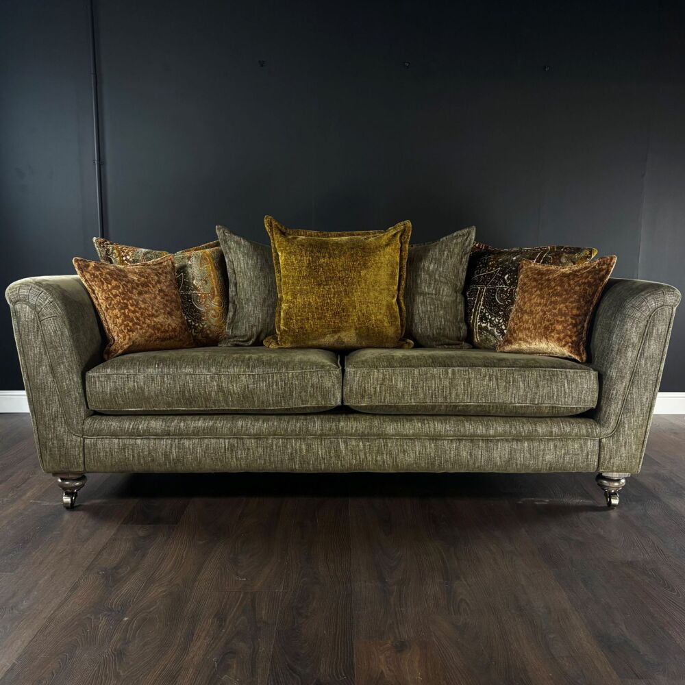 Darwin Alstons Grand Sofa