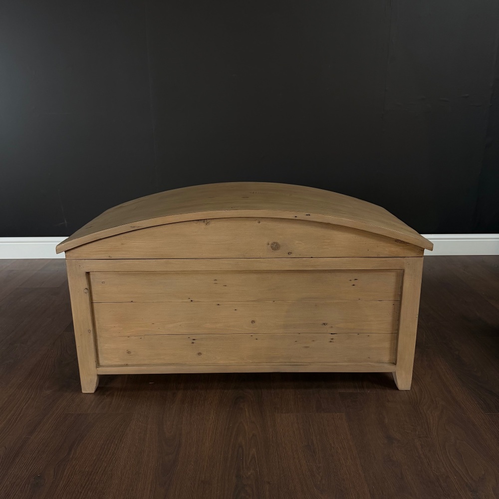 Clearance: Bermuda Blanket Box