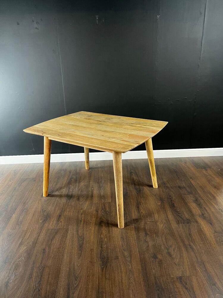 Clearance: Enfield Jasper Dining Table