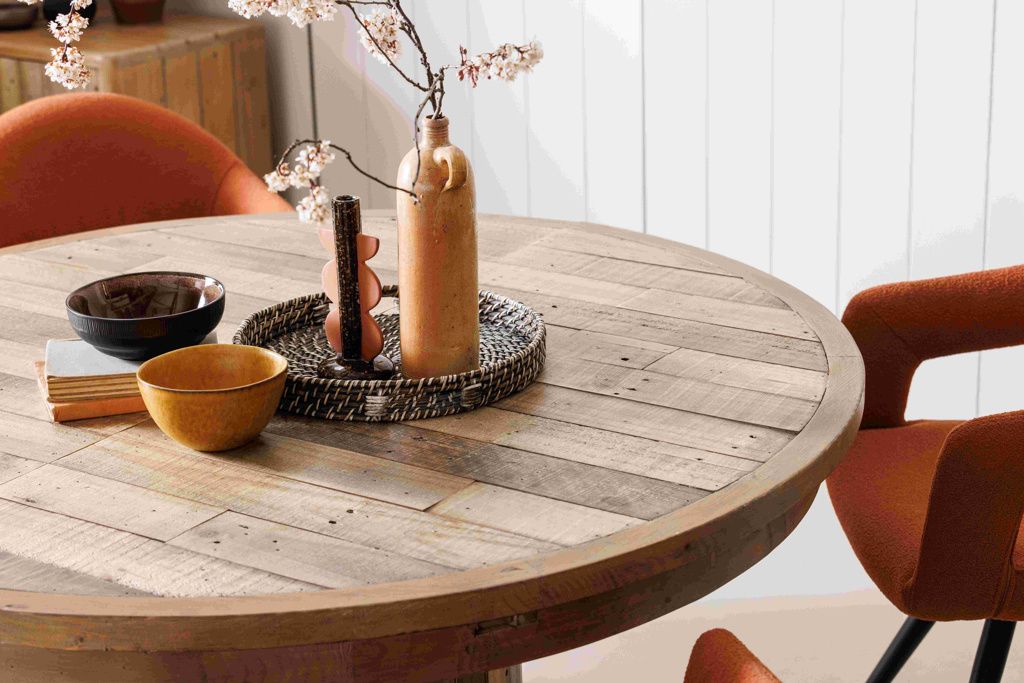Baker: Nixon 135 - 185cm Round Extending Dining Table