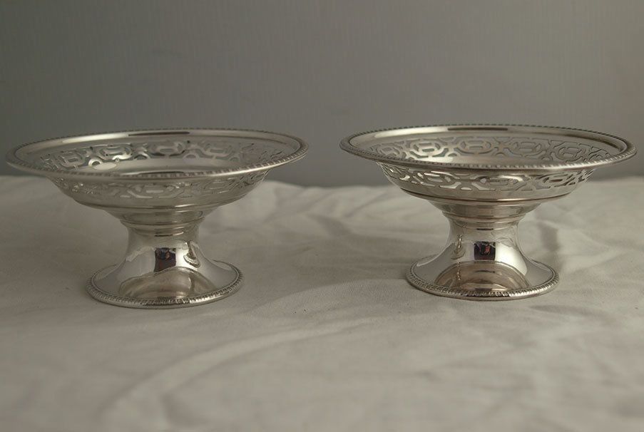 Pair Of George V Silver Sweetmeat Dishes - Walker & Hall Sheff. 1925