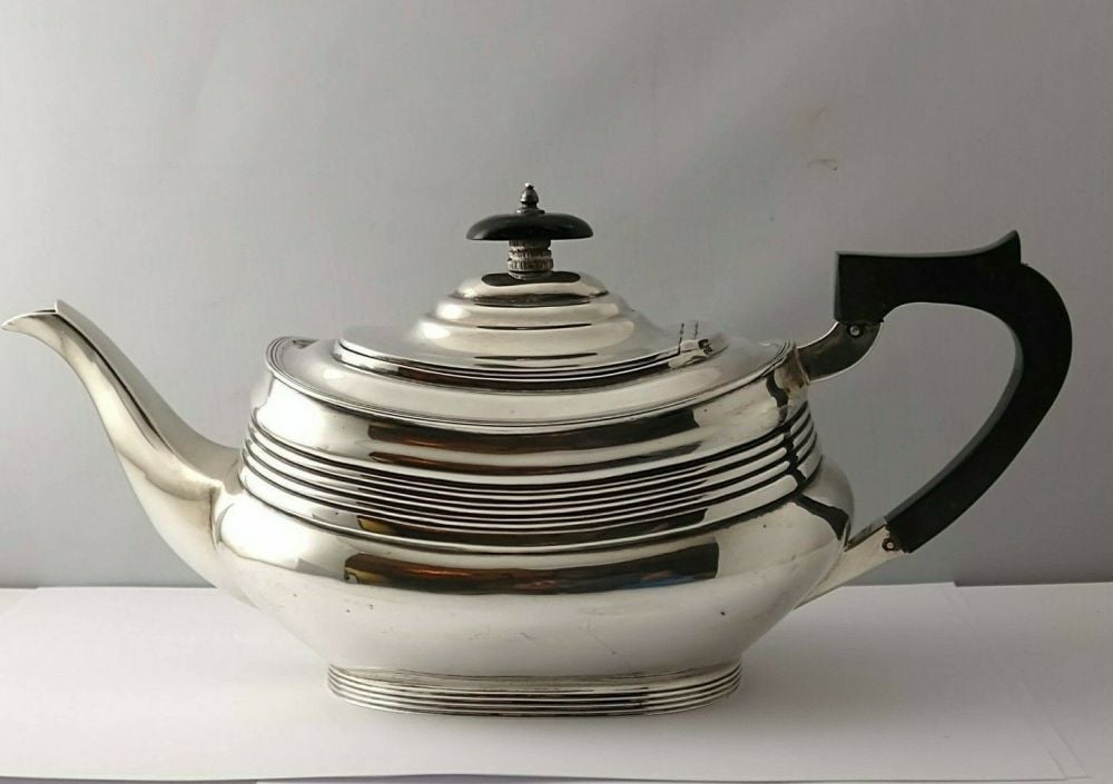 Georgian Style Silver Teapot - 605g - Mappin & Webb