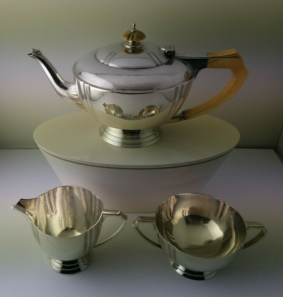 Art Deco Silver Tea Set - 1,082g - London 1936