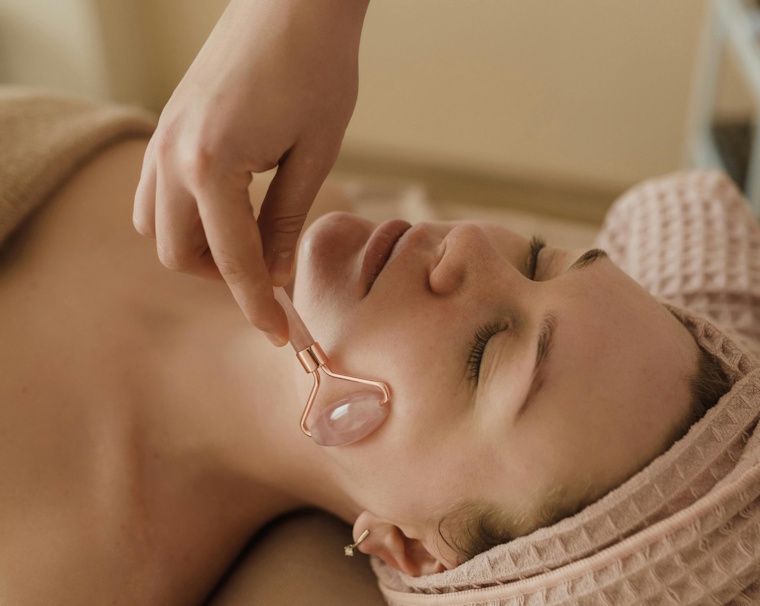 Rose Quartz Holistic Face Massage