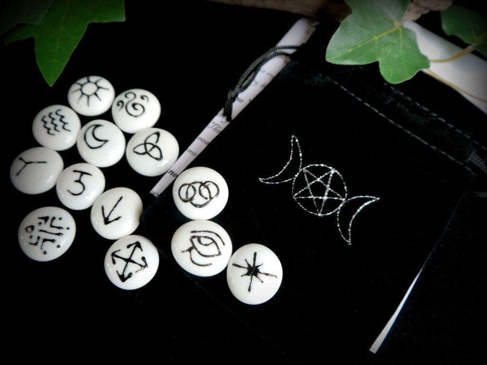 13 Witches Glass White & Black Moon Runes with Black Bag and Casting Instructions