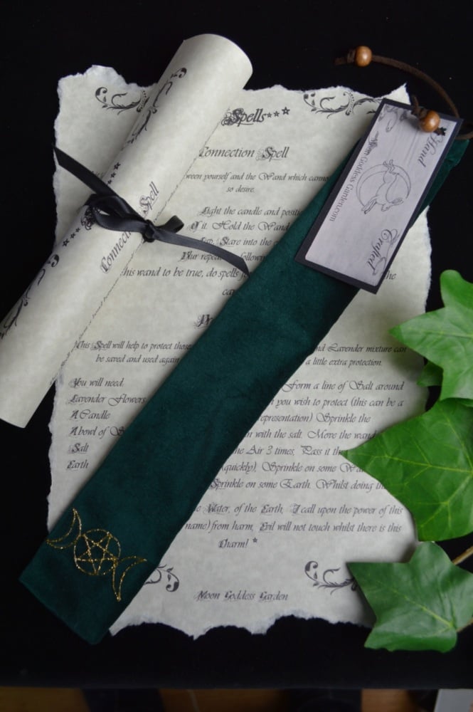 Forest Green Wand Bag with Pentacle and Triple Moon design 