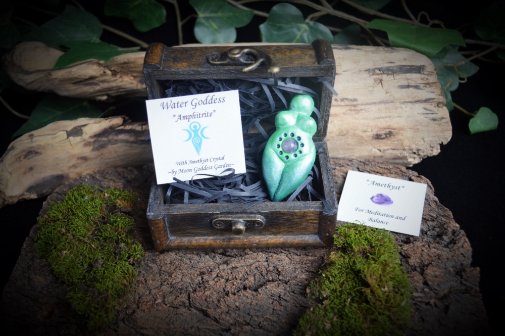 *Witches Water Goddess Altar Piece with Amethyst Crystal Talisman in Chest Gift Wiccan Pagan