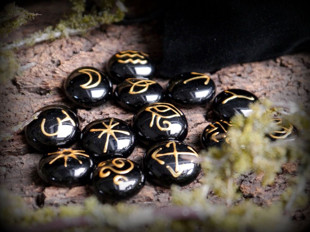 13 Witches Glass Black & Gold Runes with Black Bag and Casting Instructions