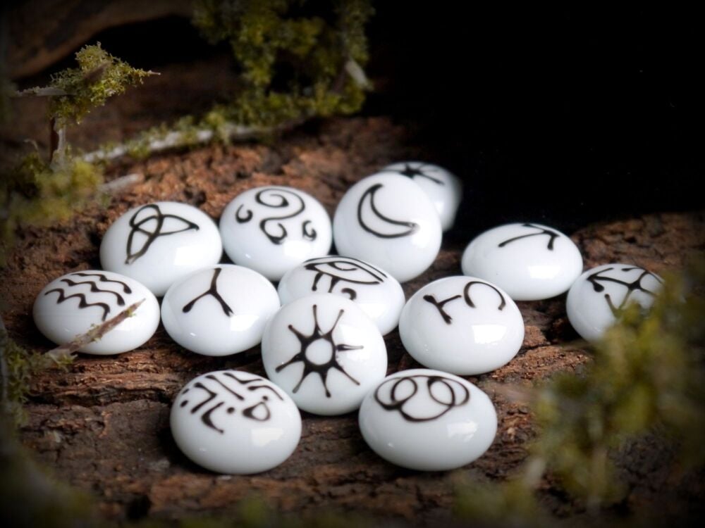 13 Witches Glass White & Black Moon Runes with Black Bag and Casting Instructions
