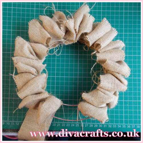 christmas wire wreath project diva crafts (3)