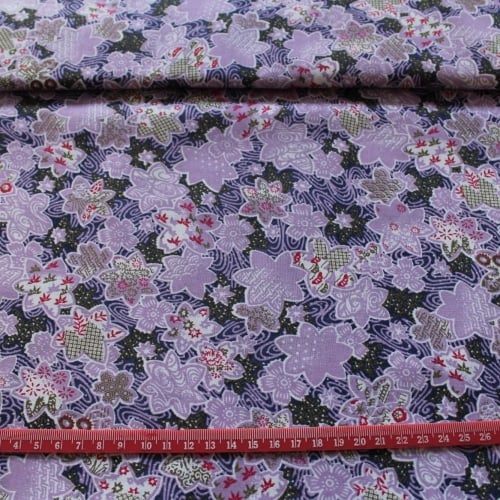 Flowers on Lilac 100% Cotton patchwork Fabric