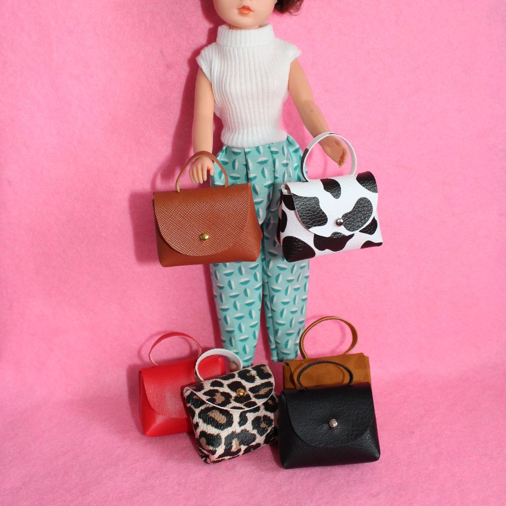 <!-- 0043 --> Bags