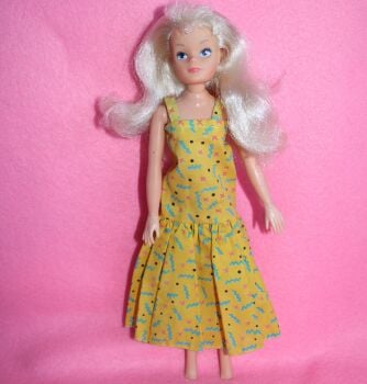 USED - Hasbro Sindy City Girl with Yellow Dress (broken ankles)