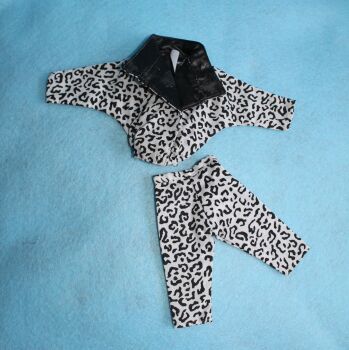 Clearance Item - S049 Sindy Item used & damaged - black faux leather is peeling