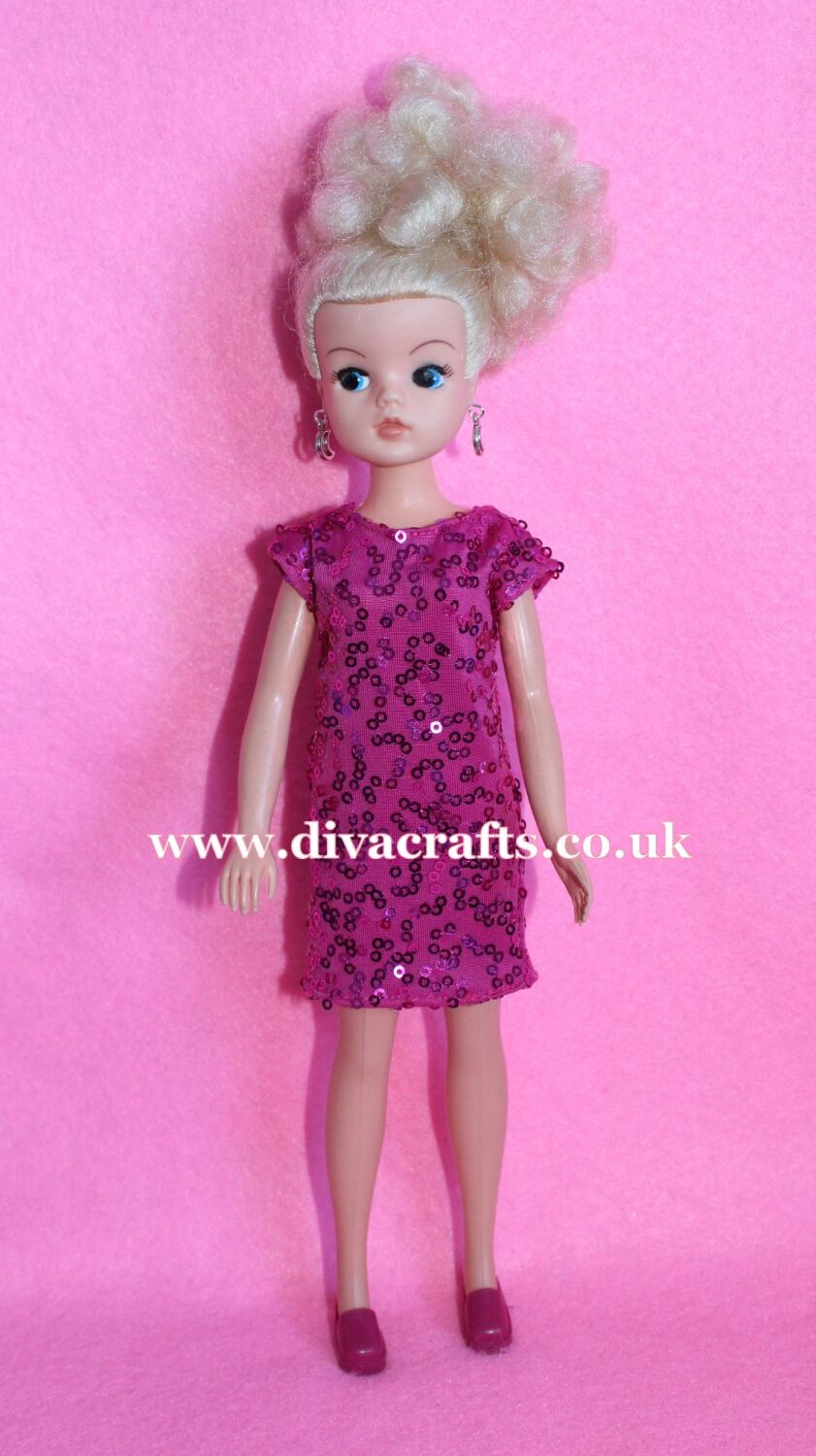 Handmade by Cazjar Pedigree Sindy Fashion - 187 Dress & Earrings