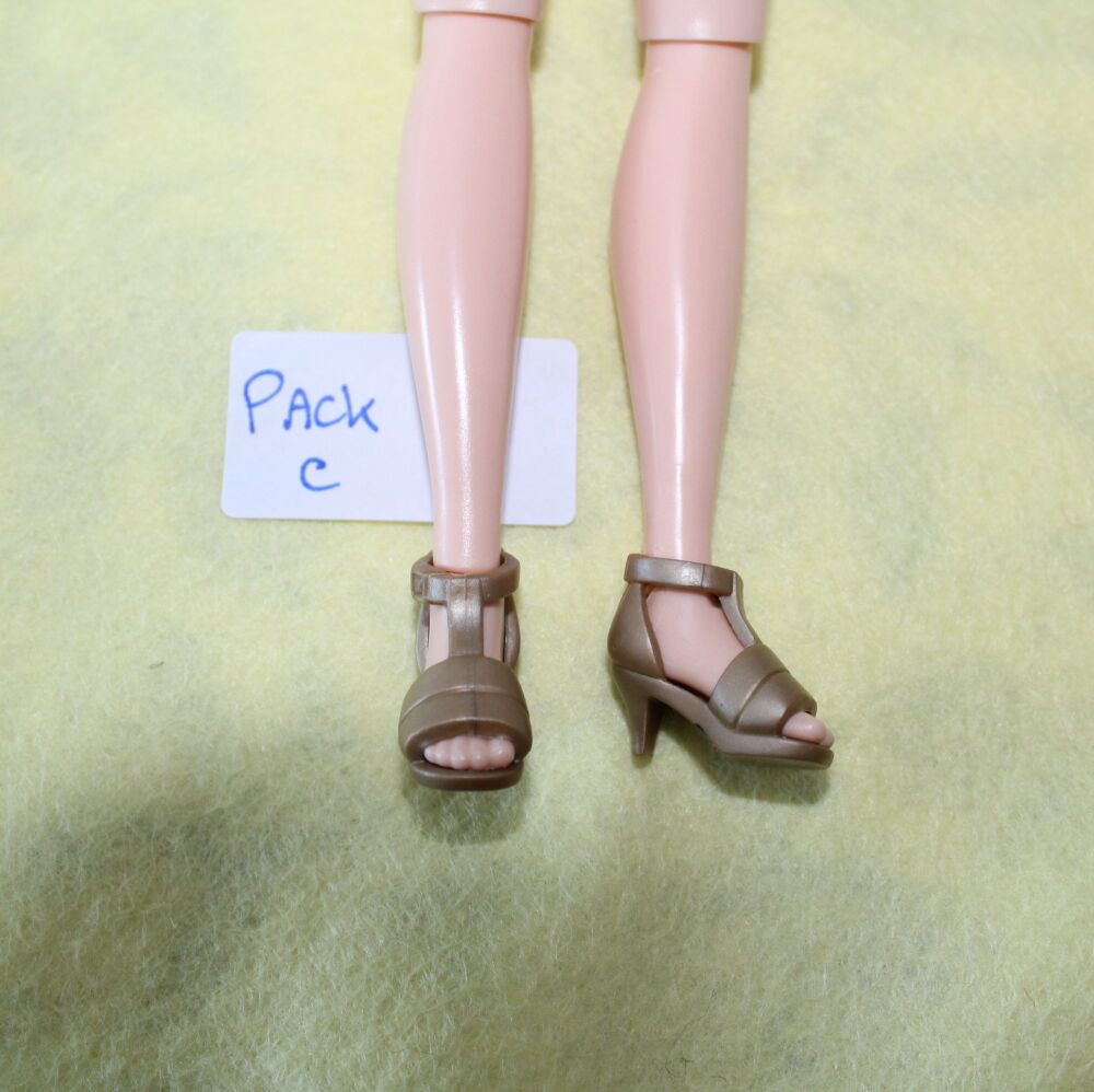 Shoes that fit KK Sindy *used* Pack C