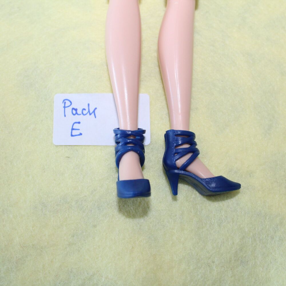 Shoes that fit KK Sindy *used* Pack E