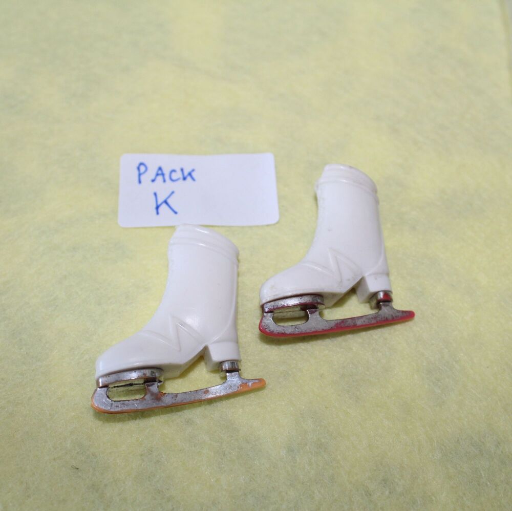 Shoes that fit Pedigree Sindy doll *used* Pack K