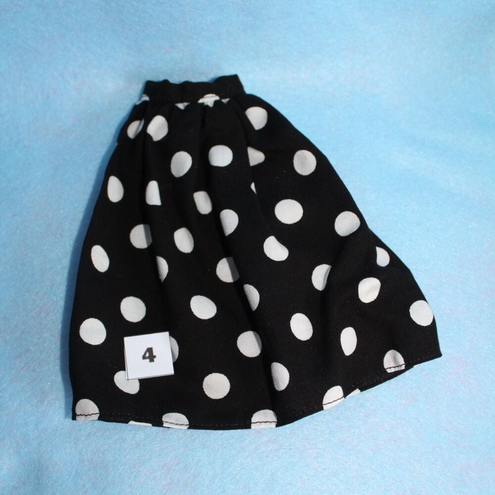 Clearance - Fits Pedigree Sindy - S004