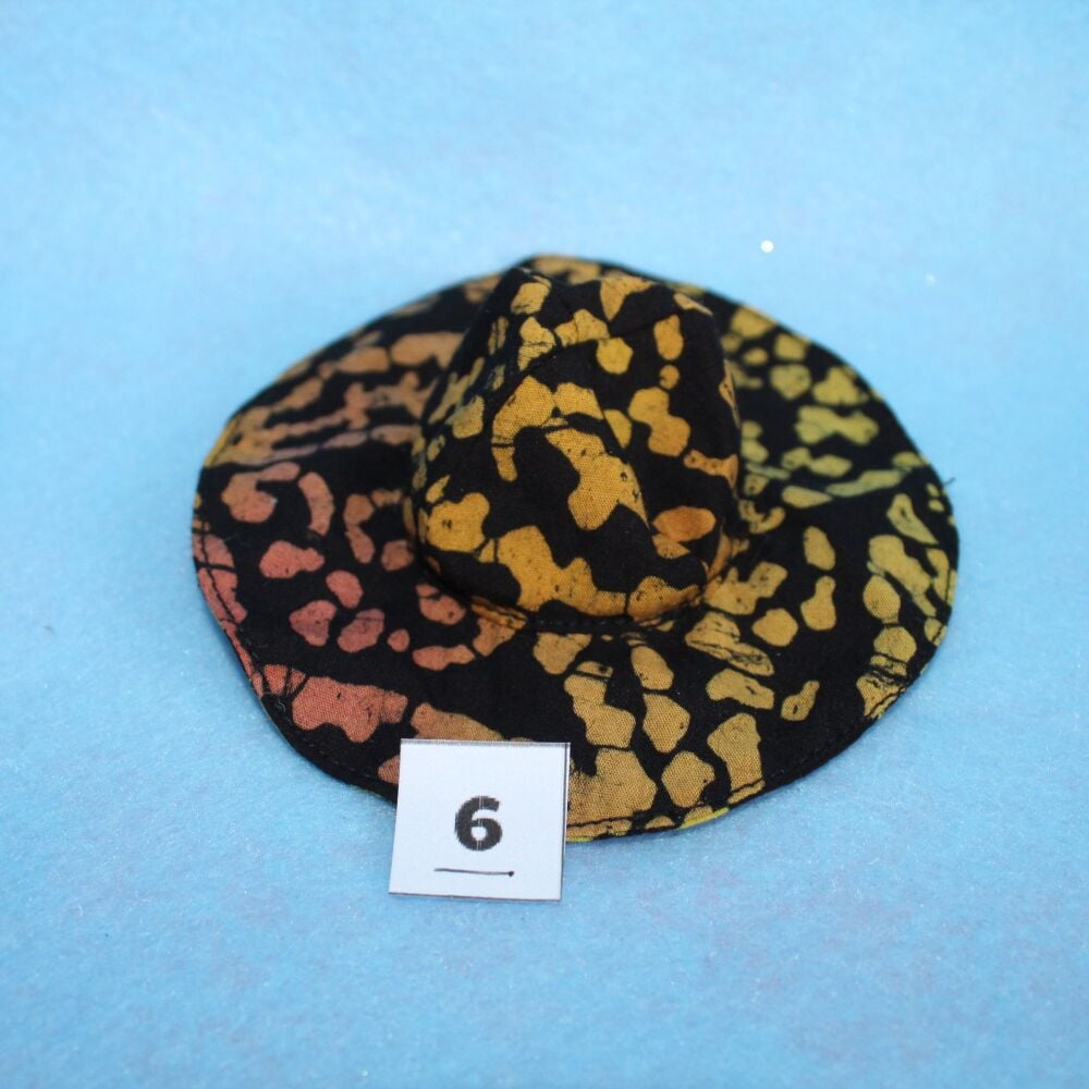 Clearance - Fits Pedigree Sindy - S006