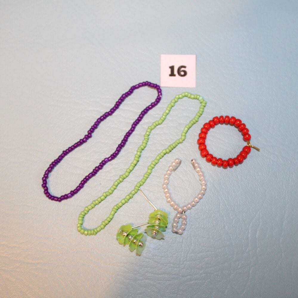 Clearance - Fits Pedigree Sindy - S016 jewellery