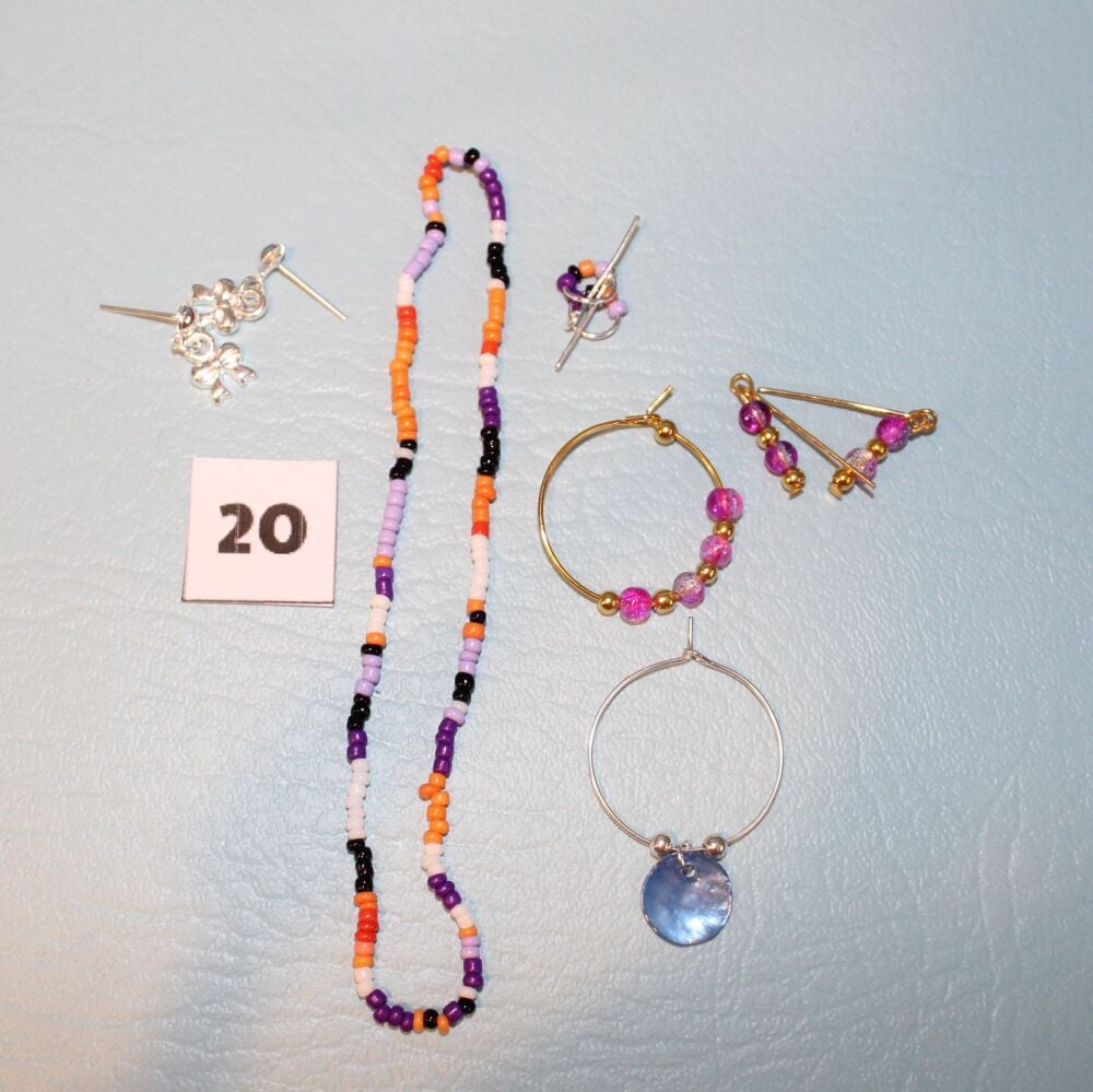 Clearance - Fits Pedigree Sindy - S020 jewellery